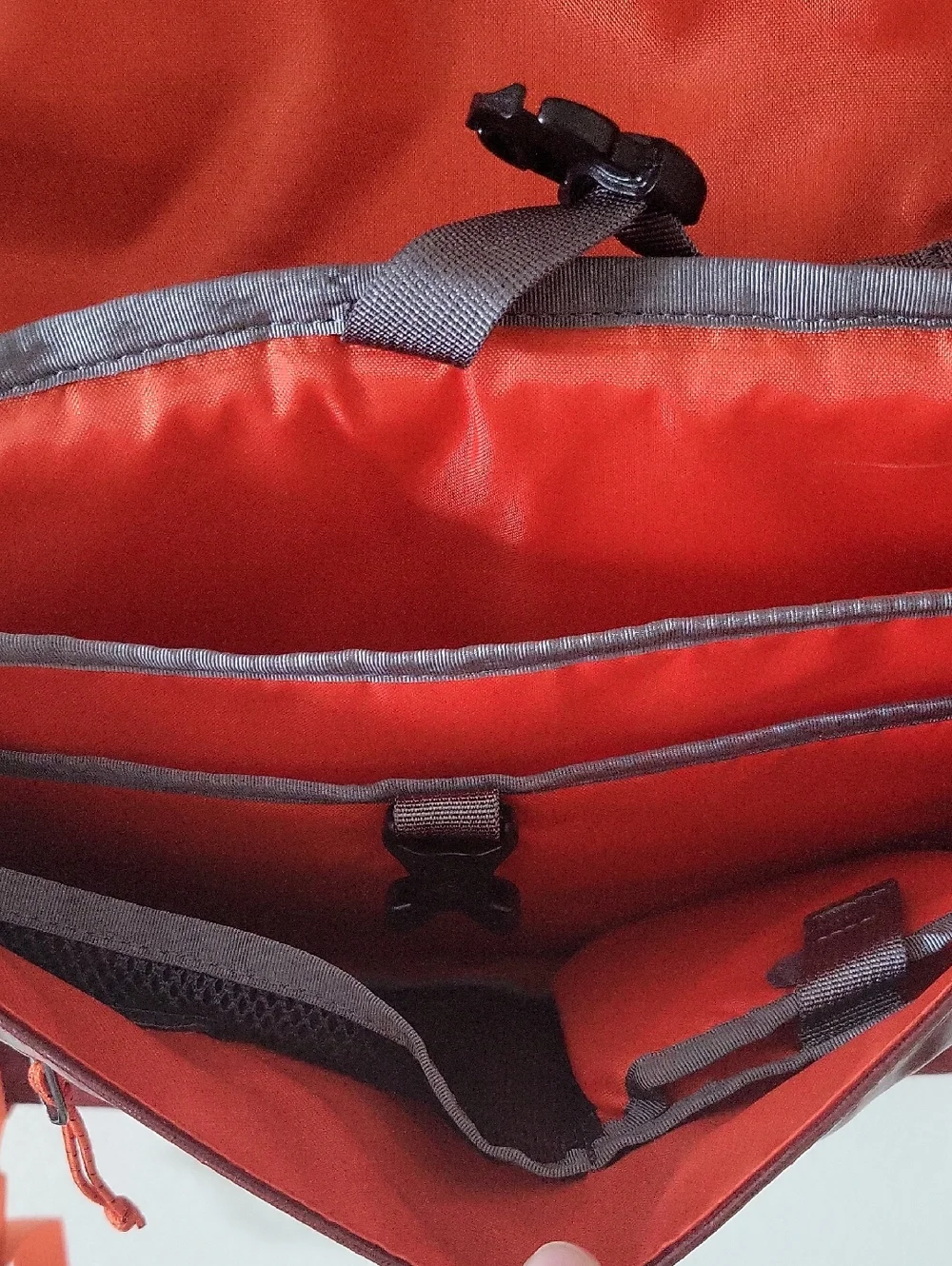 Patagonia Black Hole Mini Messenger 12L Bag Burgundy Rust with Orange Accents